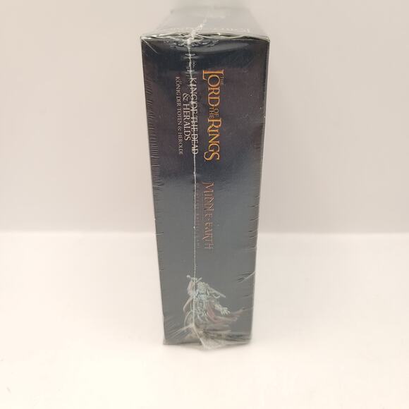 Lord of the Rings King of the Dead and Heralds Games Workshop Table Game Figure - Picture 4 of 7